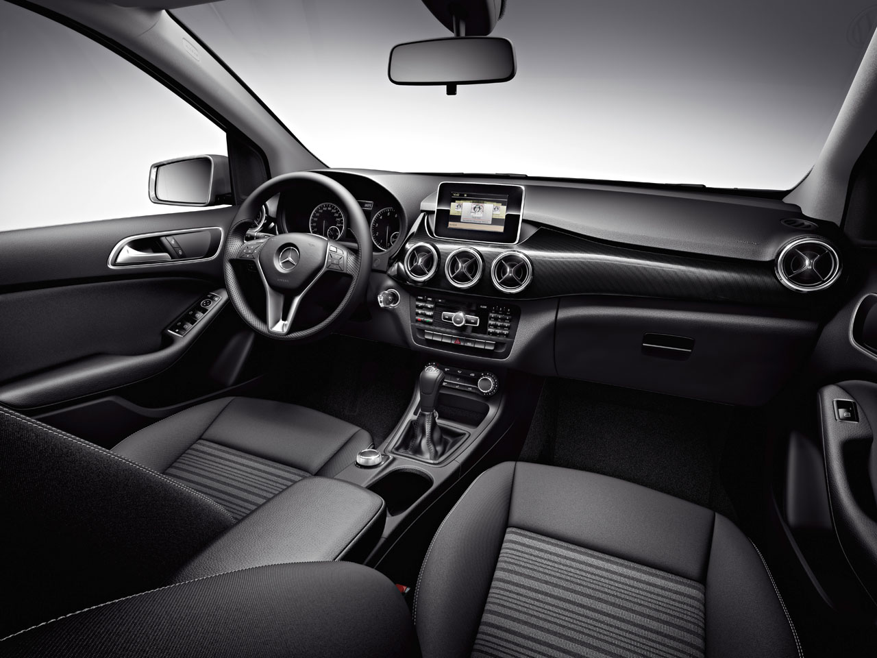Mercedes-Benz B-Class - Cabin and Practicality
